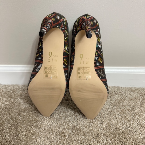 Mix 6 brand new Aztec print pumps - Picture 5 of 7